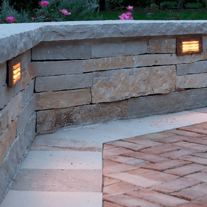 STB07 2W LED Surface Mounted Horizontal Step Light Indoor-Outdoor Lighting.